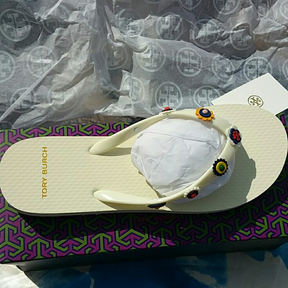 Tory Burch Shoes - Tory Burch marguerite flip flop sandal